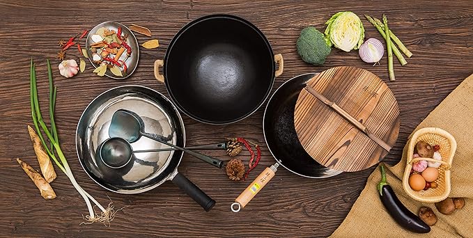臻三环 ZhenSanHuan HandHammered Iron Wok Flat Bottom Induction Suitable (32CM Iron Handle with Help)