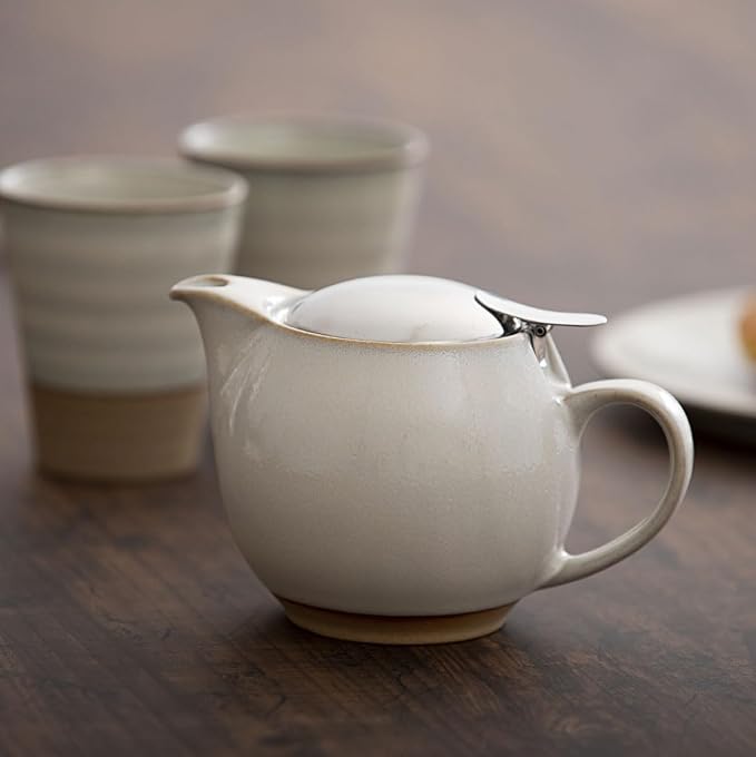Zero Japan Bee House Round Teapot For One, 15 Oz - Ceramic Tea Pot with Stainless Steel Lid and Infuser, Dishwasher and Microwave Safe Tea Pots (Natural White)