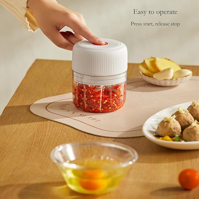 Electric Garlic Chopper, Portable Veggie Chopper,Garlic Grinder Masher Onion Chopper, Cordless Food Processor for Ginger, Chili, Fruit, Meat,etc(white 250ml)