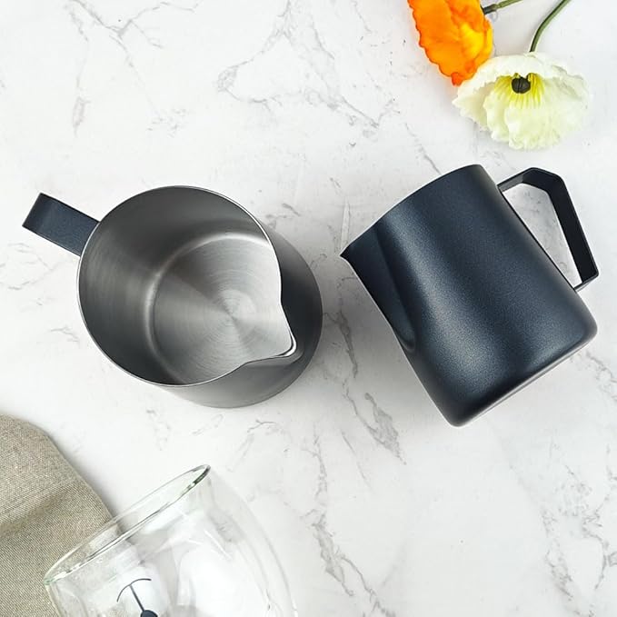Milk Frothing Pitcher, Stainless Steel Milk Frother Cup,20 OZ/600ML Black Milk Frother Pitcher Barista Tools, Espresso Machine, Milk Frother
