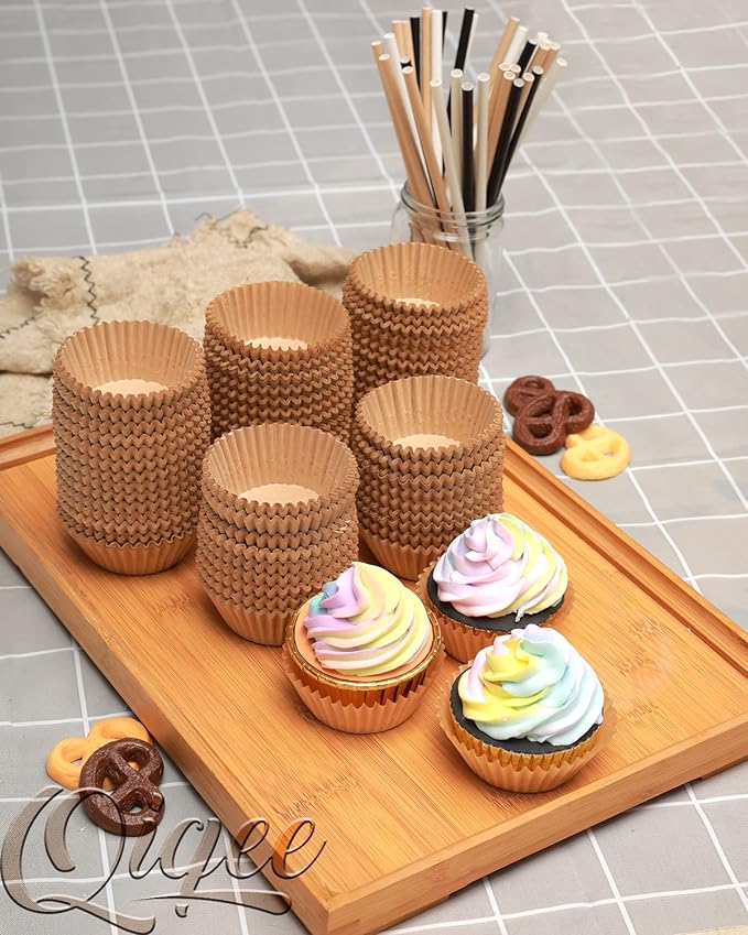 qiqee 600 Count Large Size Cupcake Liners Natural Muffin Liners Food Grade Jumbo Baking Cups Paper No Smells (Large Size)