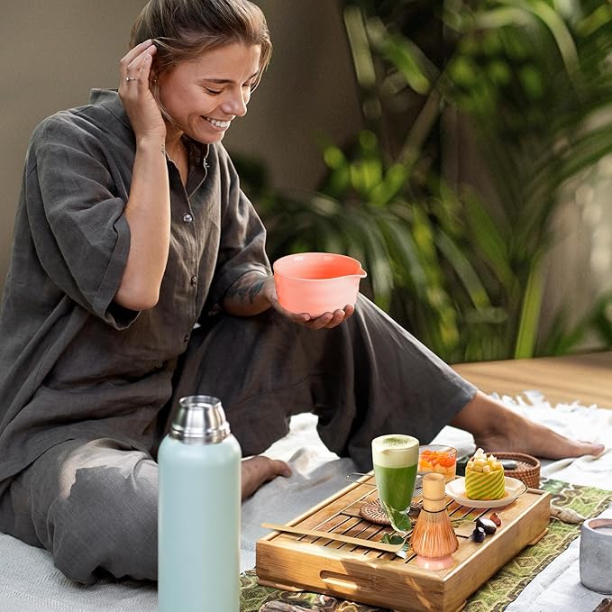 Matcha Set,5 Pcs Matcha Whisk Set Includes Bowl with Spout, Whisk,Holder,Bamboo Scoop and Sifter- Matcha Kit for Making Breakfast/Latte,Gift for Lovers（Pink）
