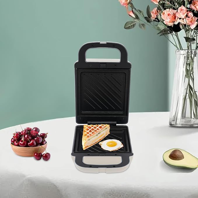 Sandwich Maker, Portable Breakfast Machine, 600W Electric Sandwich Maker, for Making Various Kinds Of Sandwiches, Eggs, Bacon, Etc (White)