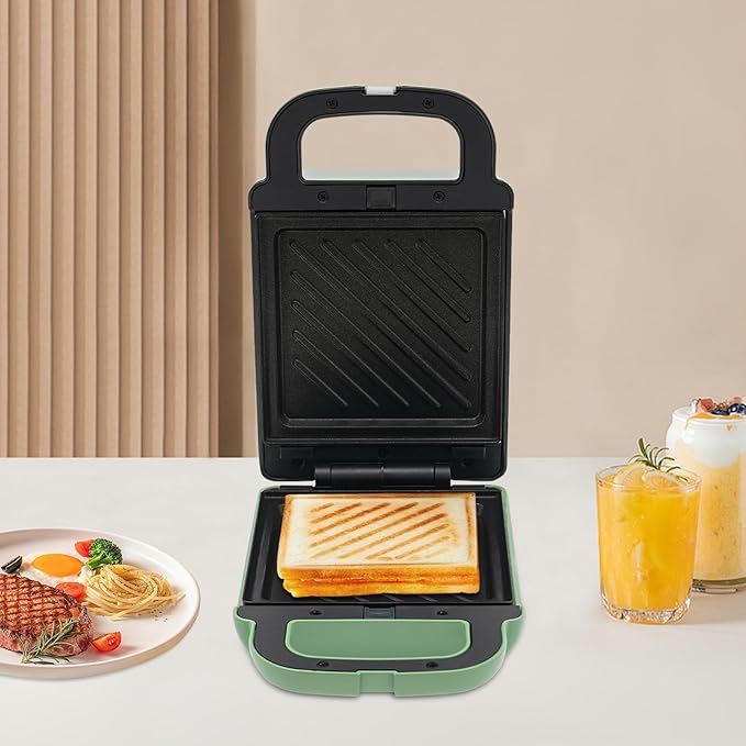 Sandwich Maker, Portable Breakfast Machine, 600W Electric Sandwich Maker, for Making Various Kinds Of Sandwiches, Eggs, Bacon, Etc (Green)