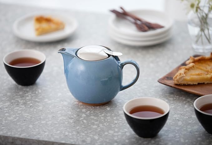 Zero Japan Bee House Round Teapot - Ceramic Teapot with Removable Lid & Stainless Steel Infuser for Loose Tea - Tea Pot for Two - Hydrangea Blue (24 oz)