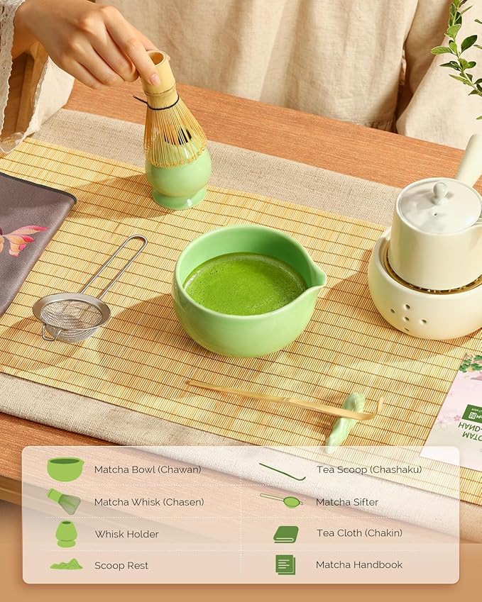 Maestri House Matcha Whisk Set, 7 Pcs Ceramic Matcha Kit with Spouted Bowl, Matcha Whisk & Holder, Bamboo Scoop, Scoop Rest, Sifter & Cloth – Complete Matcha Gift Set for Beginners & Tea Lovers(Green)